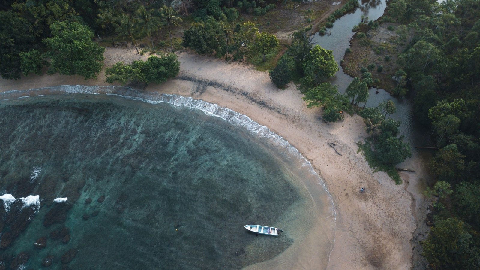 pexels-henry-manobi-jayapura base g-16963845