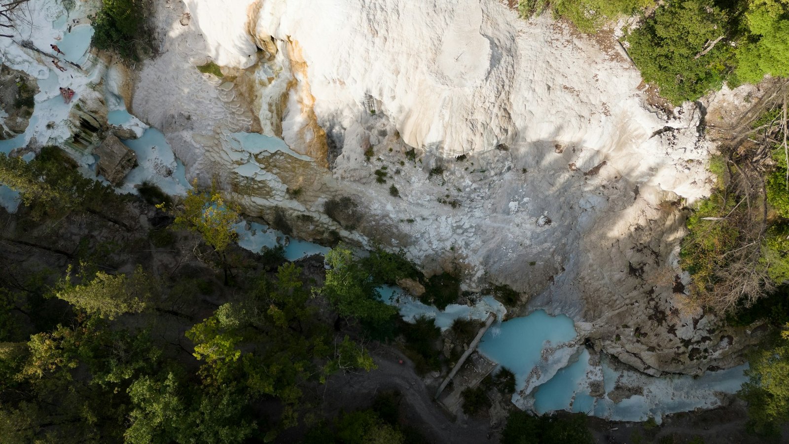 roby-allario-t2-Bagni San Filippo-unsplash