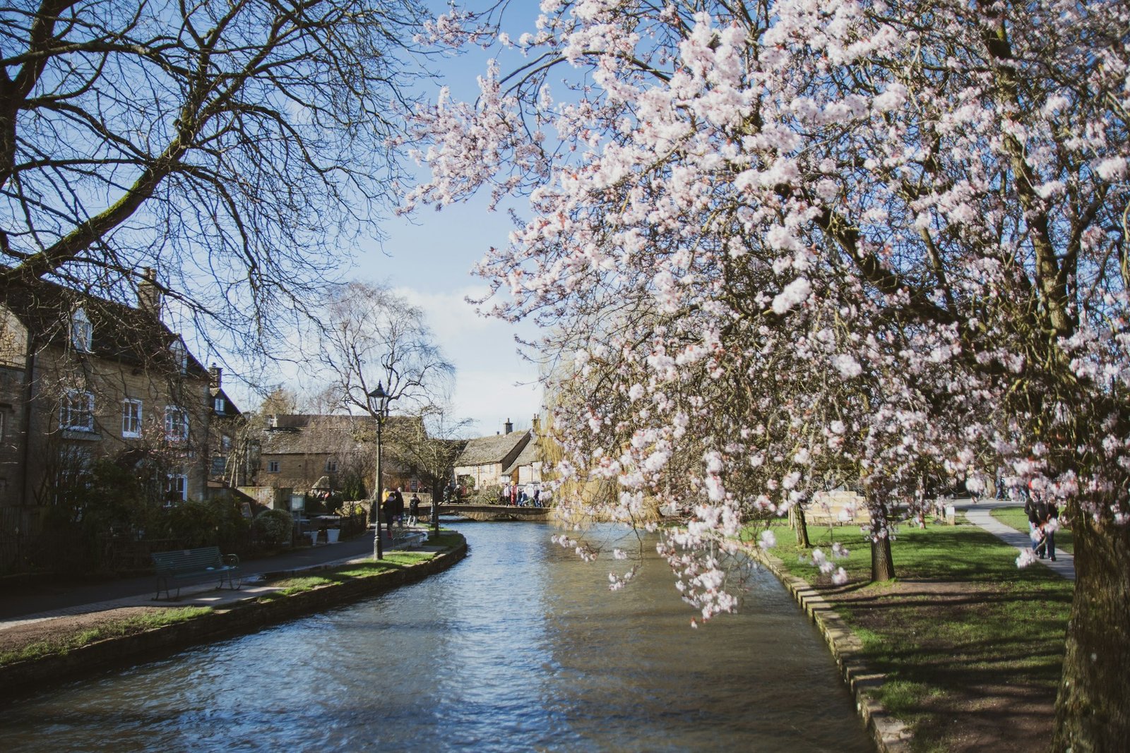 simon-godfrey-Bourton-on-the-Water-unsplash
