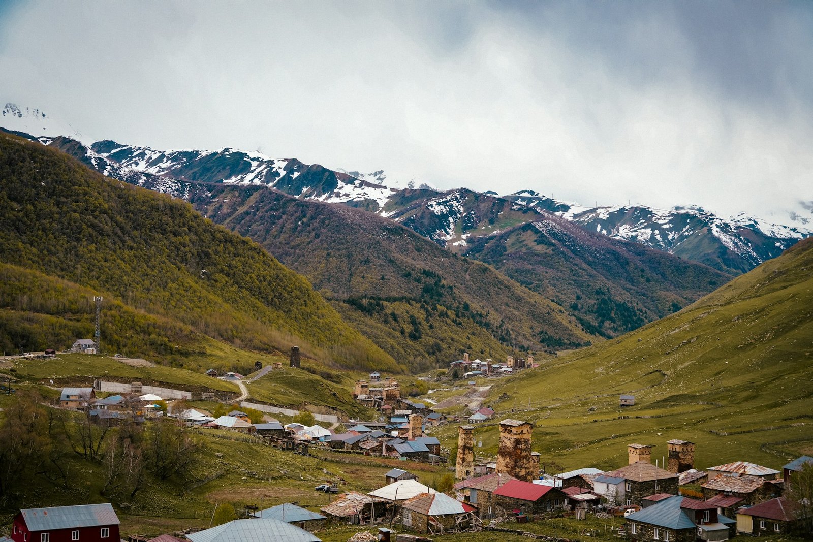 somil-gupta-ushguli-unsplash
