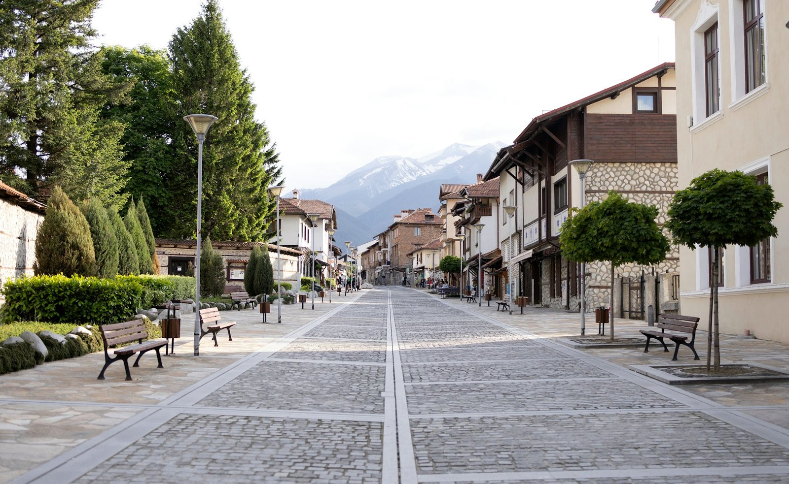 vera-mezhvynskiy-bansko-unsplash